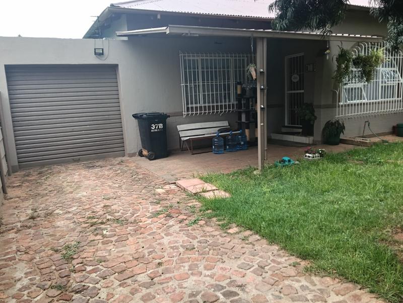 To Let 3 Bedroom Property for Rent in Strubenvale Gauteng
