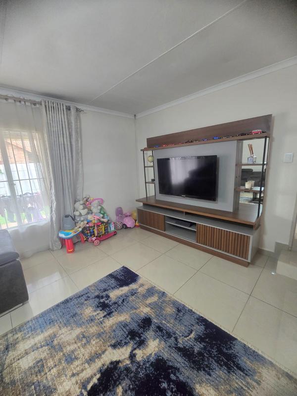 To Let 2 Bedroom Property for Rent in Eldoraigne Gauteng