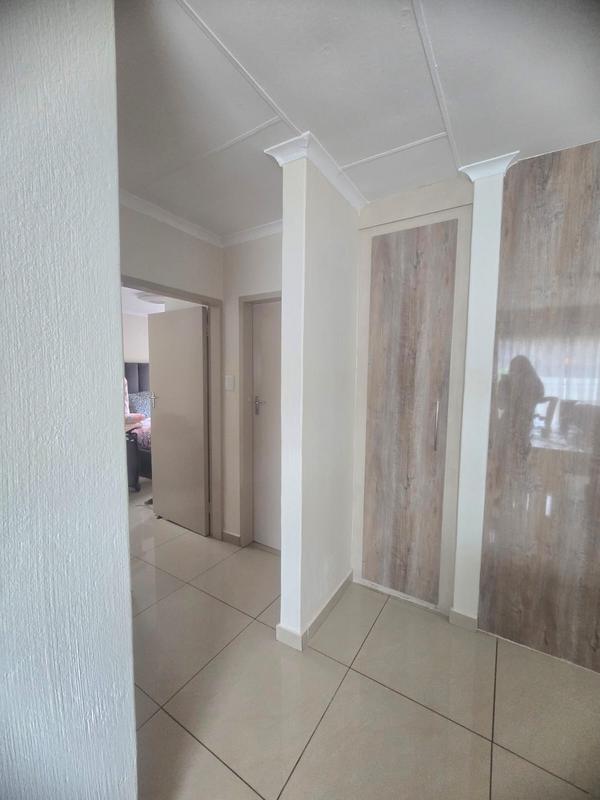 To Let 2 Bedroom Property for Rent in Eldoraigne Gauteng