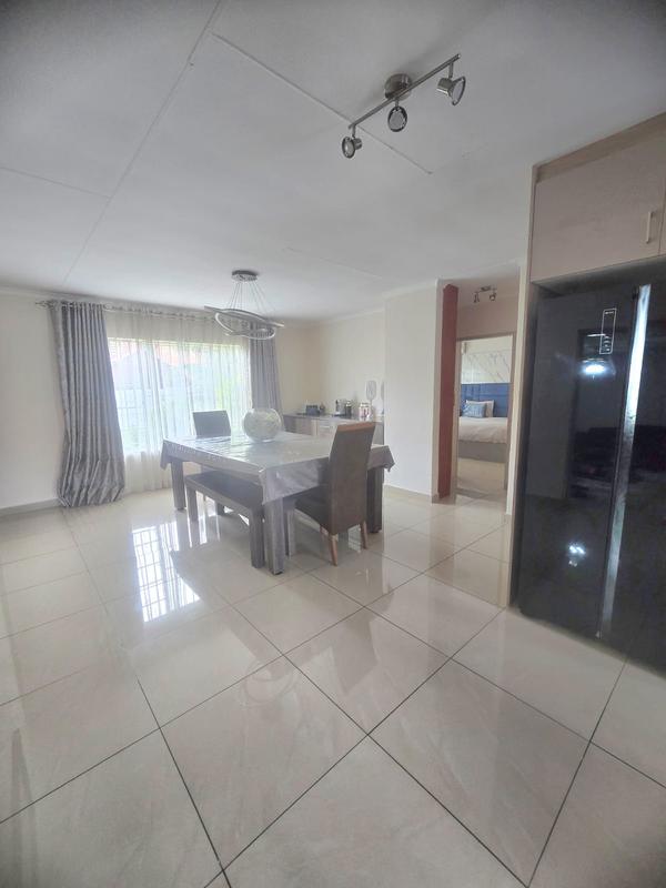 To Let 2 Bedroom Property for Rent in Eldoraigne Gauteng