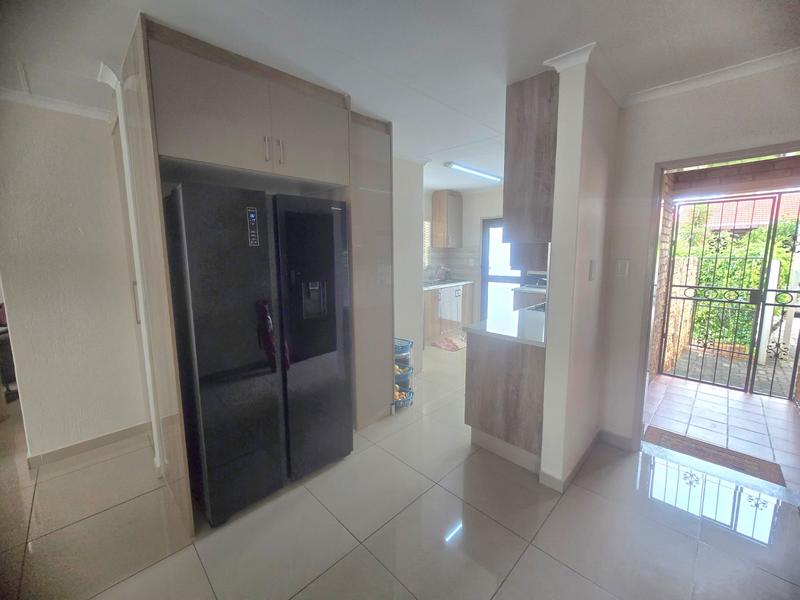 To Let 2 Bedroom Property for Rent in Eldoraigne Gauteng