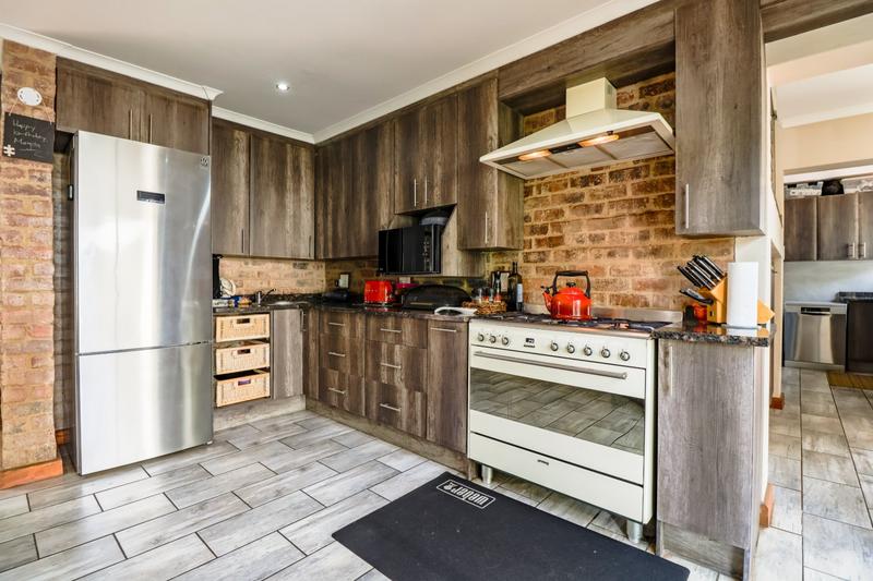 3 Bedroom Property for Sale in Copperleaf Estate Gauteng