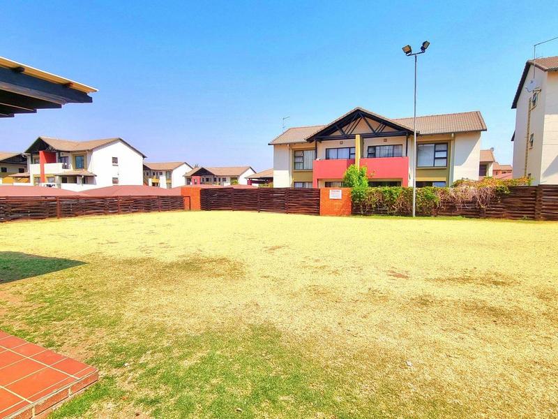 To Let 2 Bedroom Property for Rent in Noordwyk Gauteng