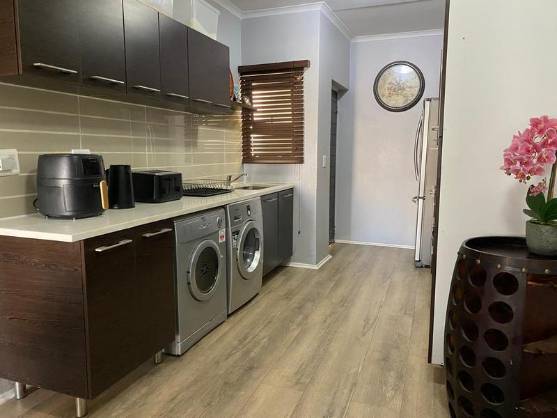 To Let 2 Bedroom Property for Rent in Noordwyk Gauteng