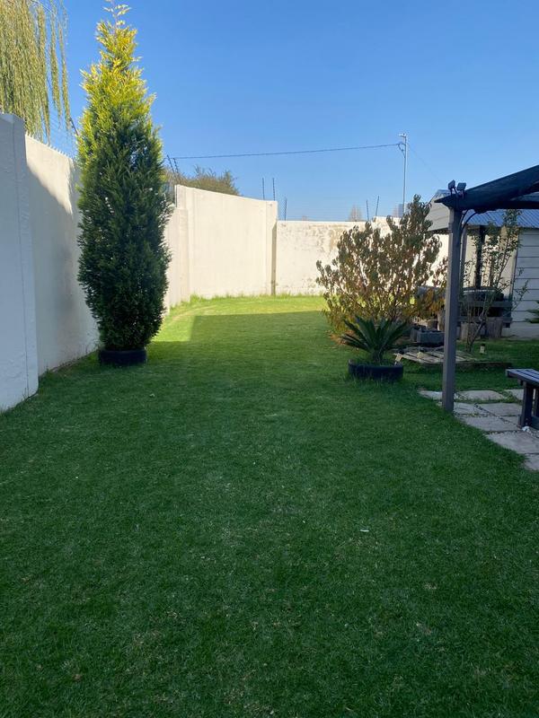 To Let 2 Bedroom Property for Rent in Noordwyk Gauteng