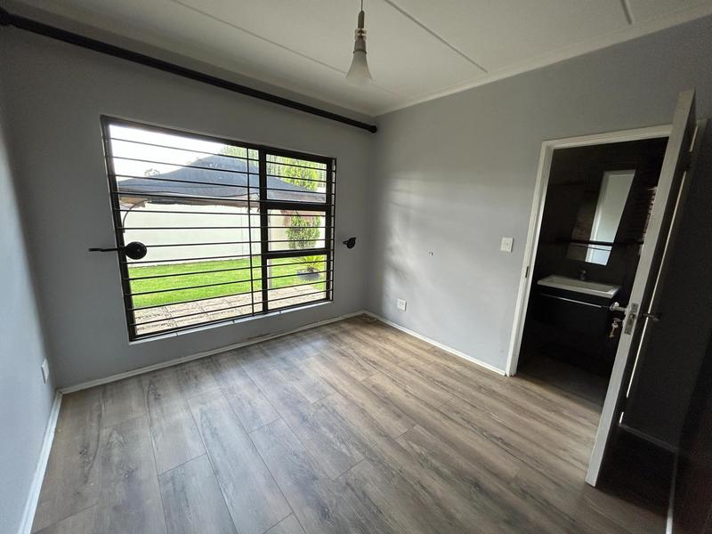 To Let 2 Bedroom Property for Rent in Noordwyk Gauteng