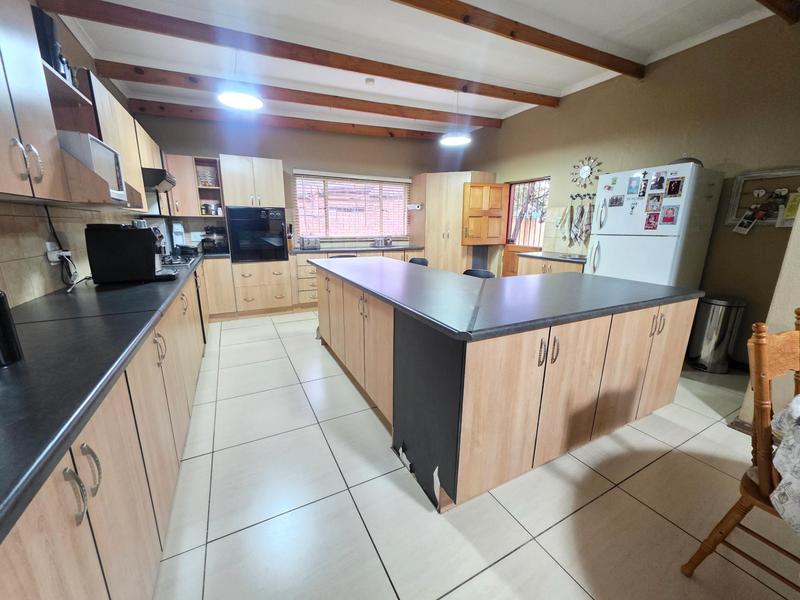 4 Bedroom Property for Sale in Golf Park Gauteng