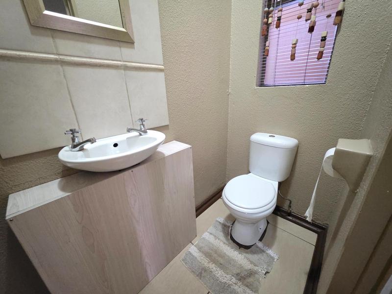 4 Bedroom Property for Sale in Golf Park Gauteng