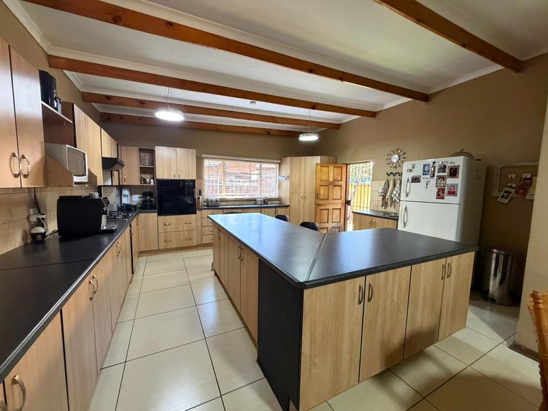 4 Bedroom Property for Sale in Golf Park Gauteng