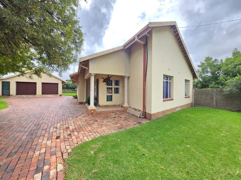 3 Bedroom Property for Sale in Meyerton Central Gauteng