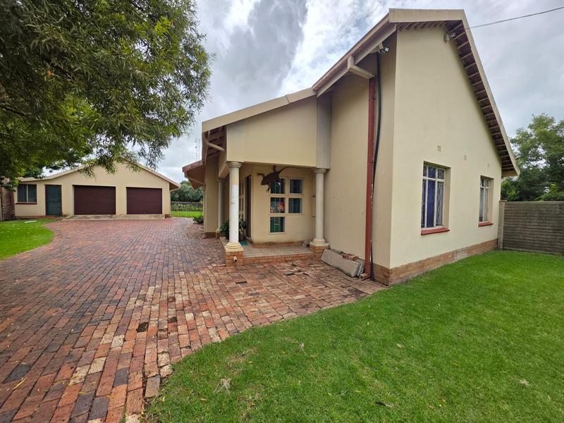 3 Bedroom Property for Sale in Meyerton Central Gauteng