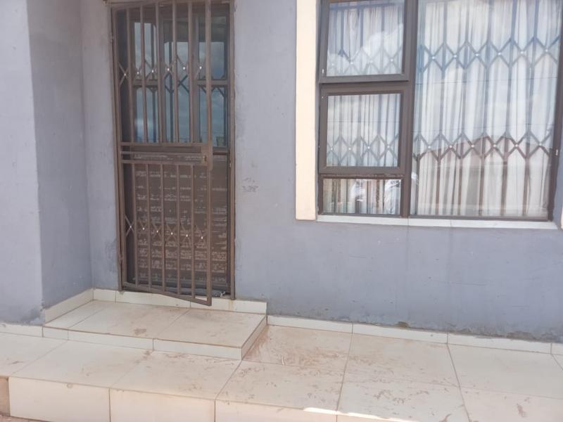 2 Bedroom Property for Sale in Dobsonville Gauteng