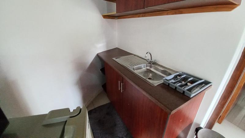 To Let 1 Bedroom Property for Rent in Ashlea Gardens Gauteng