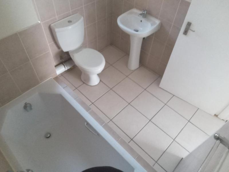 To Let 2 Bedroom Property for Rent in Kosmosdal Gauteng