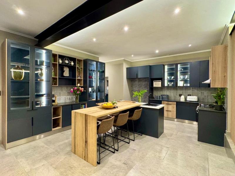 6 Bedroom Property for Sale in Midstream Estate Gauteng