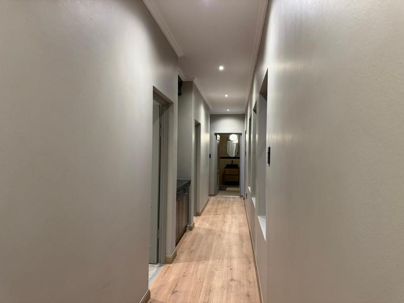 6 Bedroom Property for Sale in Midstream Estate Gauteng