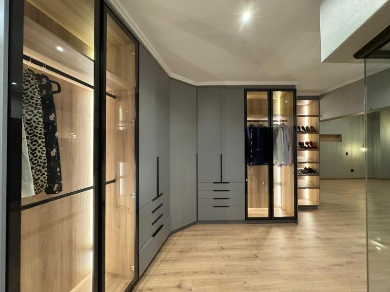 6 Bedroom Property for Sale in Midstream Estate Gauteng