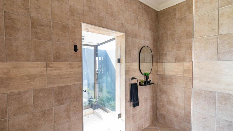 6 Bedroom Property for Sale in Midstream Estate Gauteng