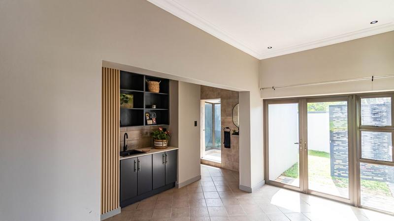 6 Bedroom Property for Sale in Midstream Estate Gauteng