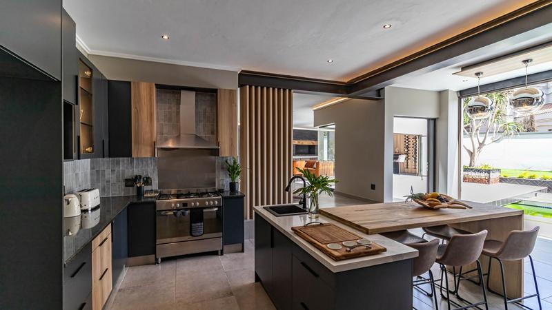 6 Bedroom Property for Sale in Midstream Estate Gauteng