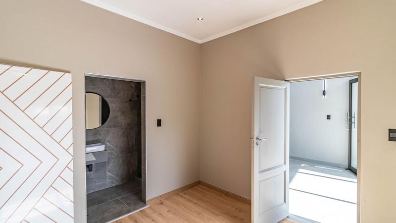 6 Bedroom Property for Sale in Midstream Estate Gauteng