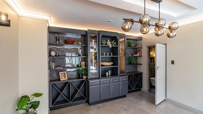 6 Bedroom Property for Sale in Midstream Estate Gauteng