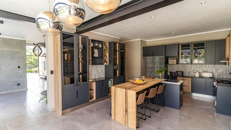 6 Bedroom Property for Sale in Midstream Estate Gauteng