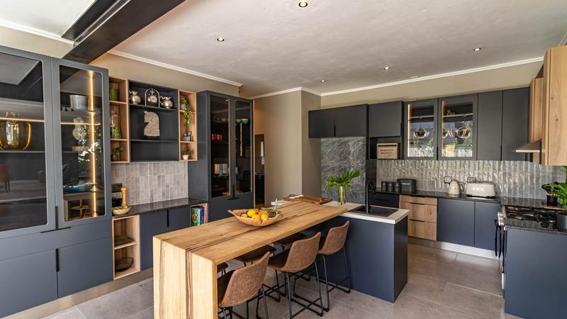 6 Bedroom Property for Sale in Midstream Estate Gauteng