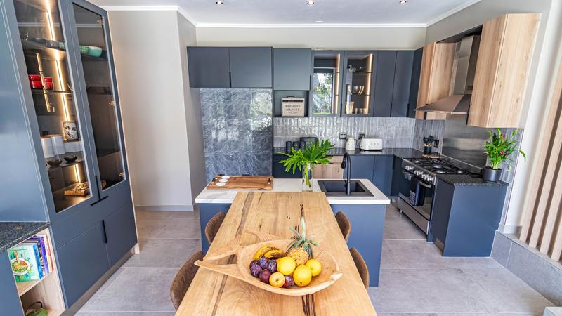 6 Bedroom Property for Sale in Midstream Estate Gauteng