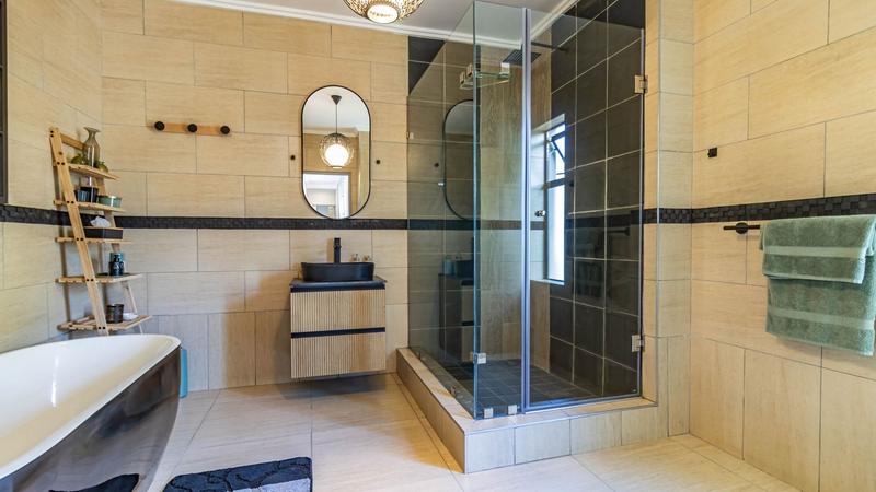 6 Bedroom Property for Sale in Midstream Estate Gauteng