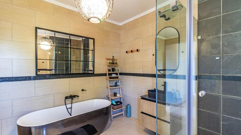 6 Bedroom Property for Sale in Midstream Estate Gauteng