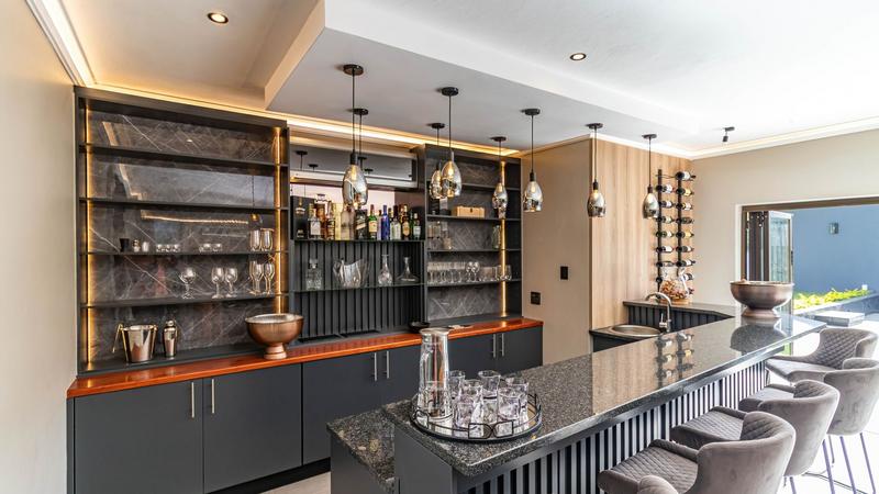 6 Bedroom Property for Sale in Midstream Estate Gauteng