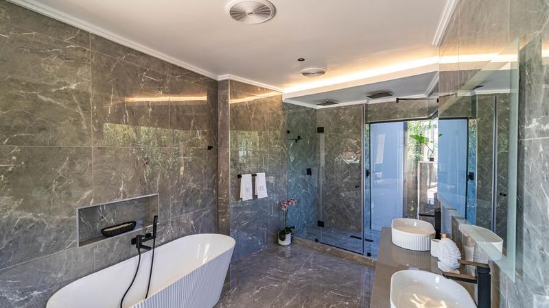 6 Bedroom Property for Sale in Midstream Estate Gauteng