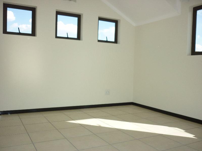 To Let 1 Bedroom Property for Rent in Douglasdale Gauteng
