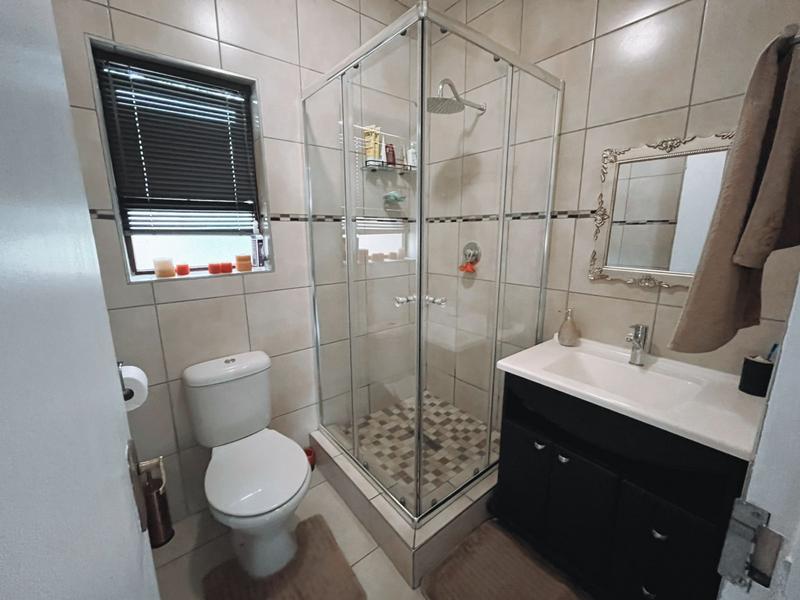2 Bedroom Property for Sale in Douglasdale Gauteng