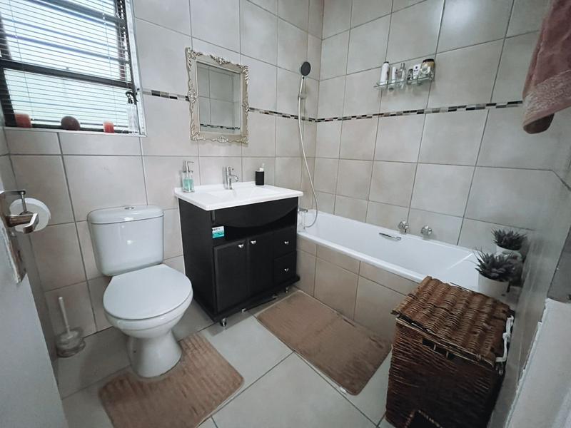 2 Bedroom Property for Sale in Douglasdale Gauteng