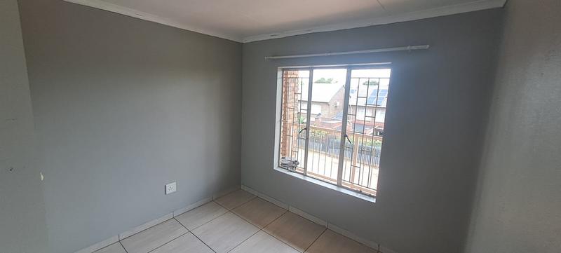 To Let 2 Bedroom Property for Rent in Elspark Gauteng