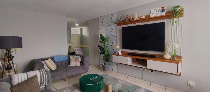 To Let 1 Bedroom Property for Rent in Bedford Gardens Gauteng