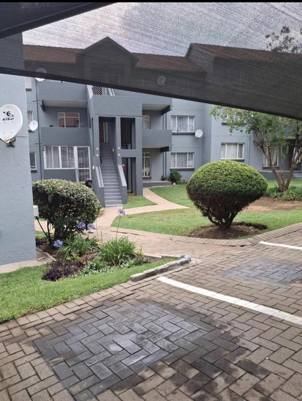 2 Bedroom Property for Sale in Linmeyer Gauteng