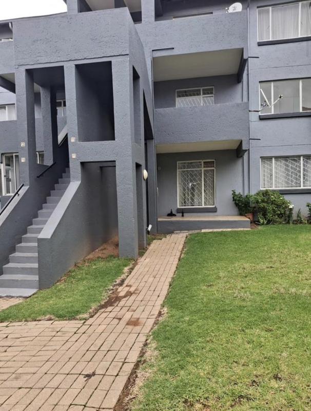 2 Bedroom Property for Sale in Linmeyer Gauteng