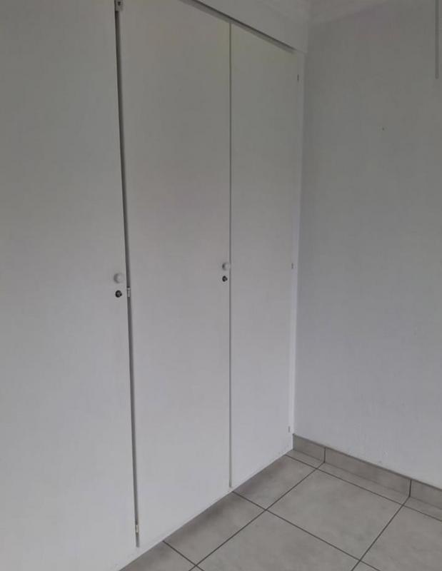 2 Bedroom Property for Sale in Linmeyer Gauteng