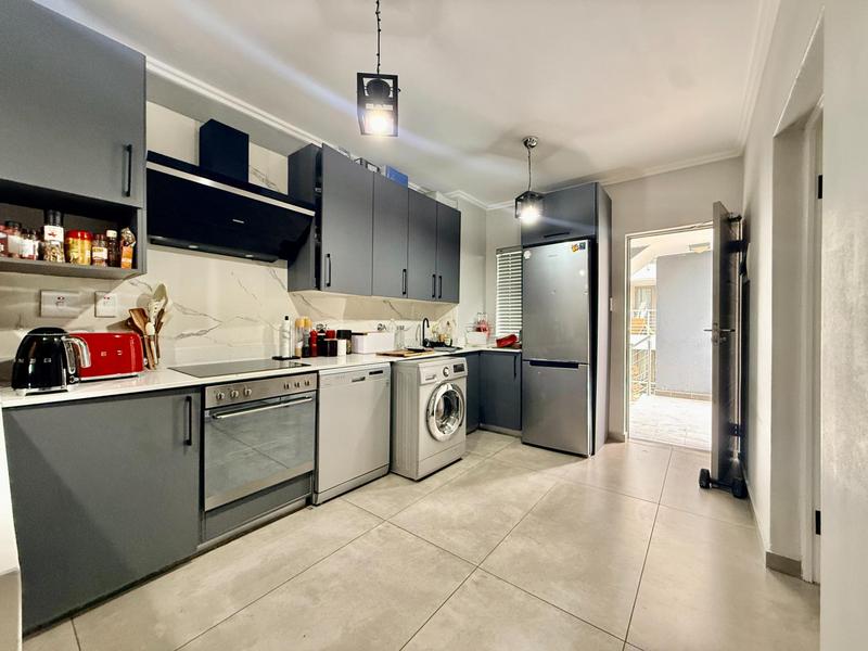 To Let 2 Bedroom Property for Rent in Hurlingham Gauteng