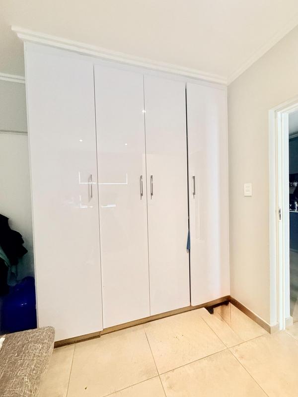 To Let 2 Bedroom Property for Rent in Hurlingham Gauteng