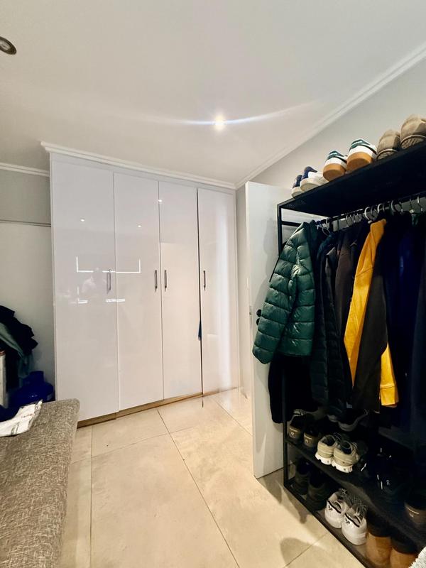 To Let 2 Bedroom Property for Rent in Hurlingham Gauteng