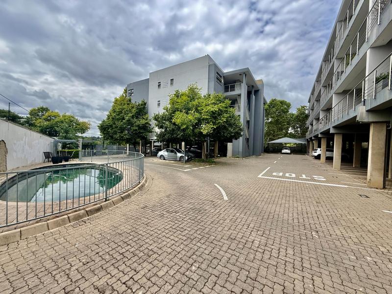 To Let 2 Bedroom Property for Rent in Hurlingham Gauteng