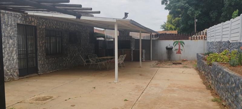 3 Bedroom Property for Sale in Daggafontein Gauteng