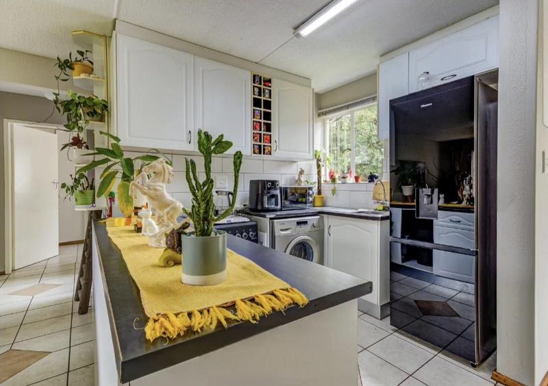 2 Bedroom Property for Sale in Glen Marais Gauteng