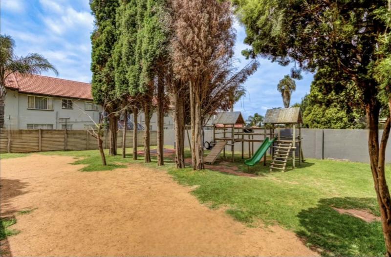 2 Bedroom Property for Sale in Glen Marais Gauteng