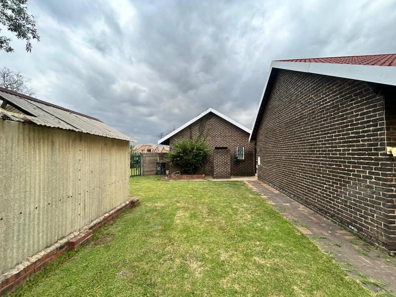 4 Bedroom Property for Sale in Sharon Park Gauteng
