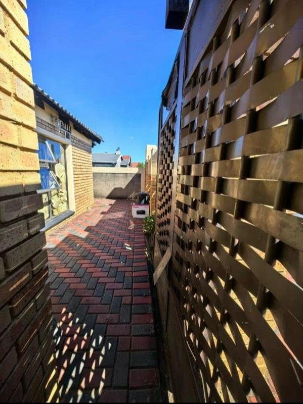 3 Bedroom Property for Sale in Daveyton Gauteng